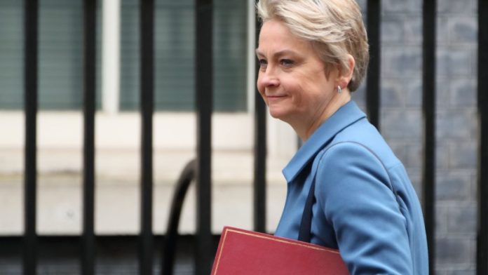 uk-gov-warning-illicit-gangs-1068x601