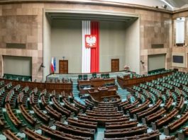 Poland Introduces Criminal Liability for Gambling Streams to Protect Youth